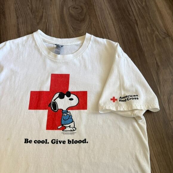 Authentic 2023 Be Cool Give Blood Snoopy American Red Cross T-Shirt Size L - Picture 4 of 5